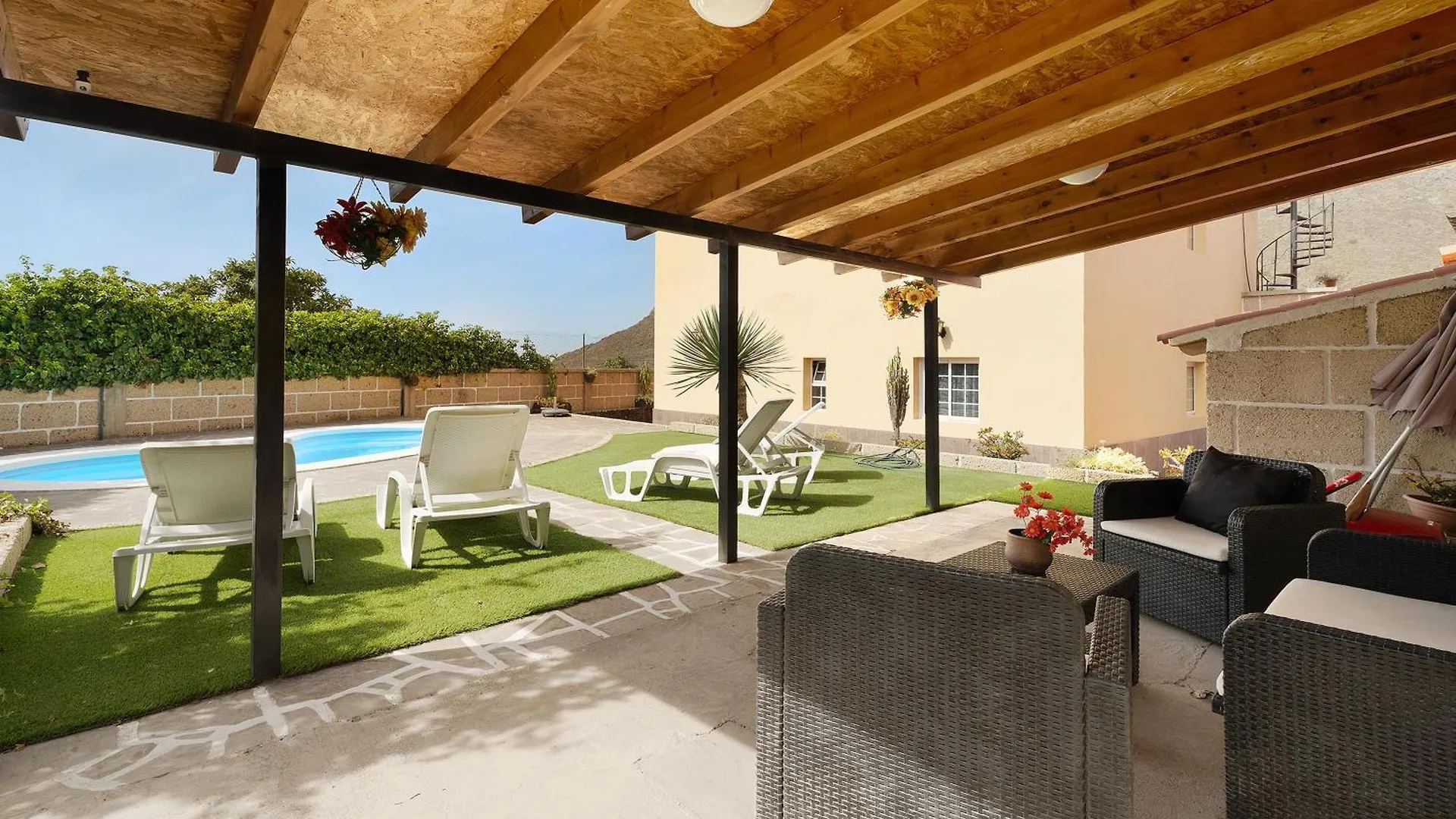 Bonita Casa Arianny Con Piscina Villa Arona  Holiday home